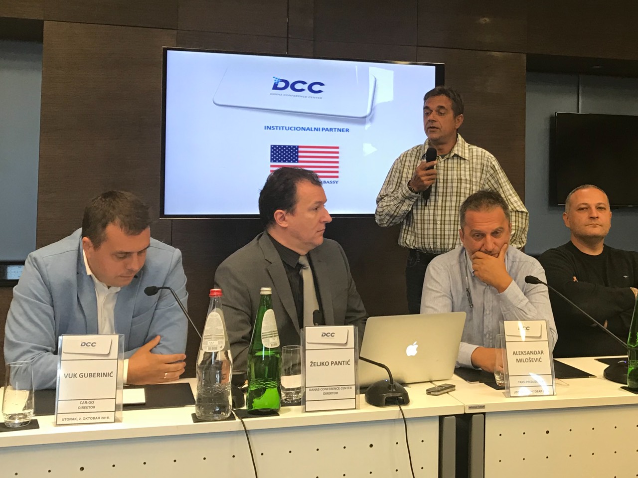 Novi zakon obavezuje taksi delatnost na angažovanje vozača sa licencom